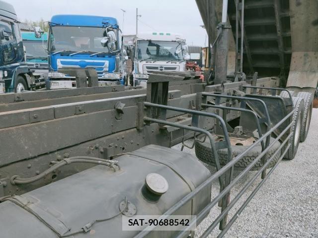 Mitsubishi GREAT 2002-12 1587414-28