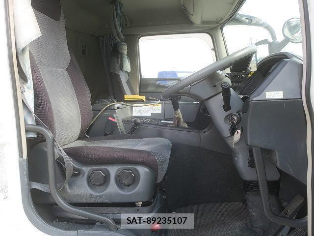 Mitsubishi GREAT 2011-10 1627916-11
