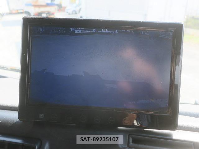 Mitsubishi GREAT 2011-10 1627916-17