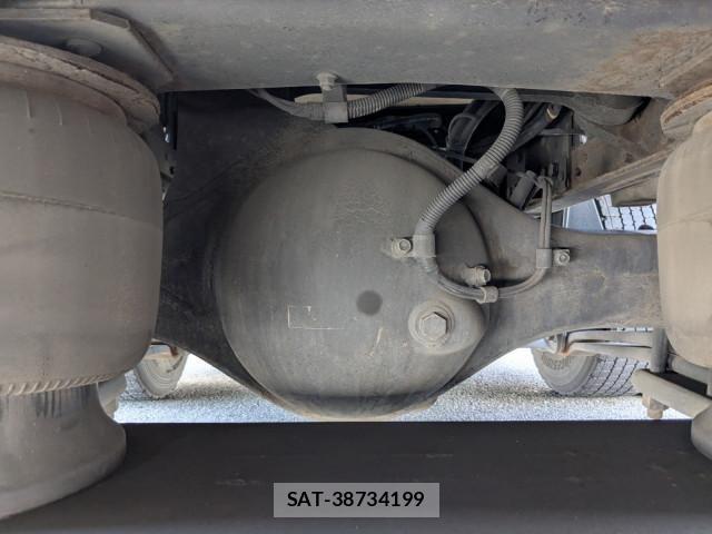 Mitsubishi GREAT 2018-01 1746260-15