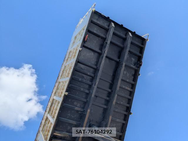Mitsubishi GREAT 2015-09 1746254-14
