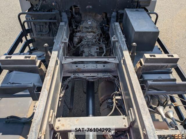 Mitsubishi GREAT 2015-09 1746254-18