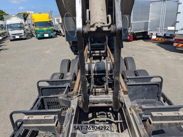 Mitsubishi GREAT 2015-09 1746254-19