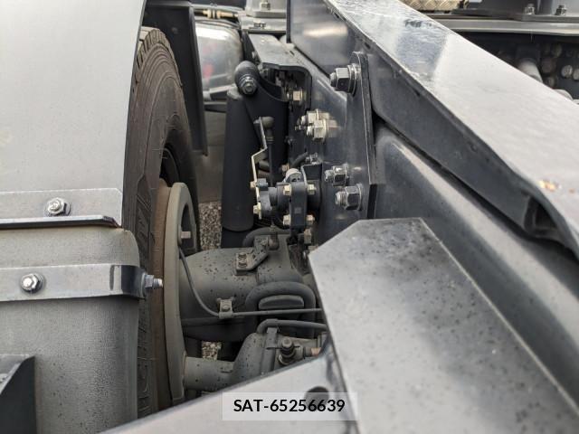 Mitsubishi GREAT 2022-03 1746244-19
