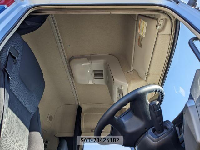 Mitsubishi GREAT 2022-03 1746247-27