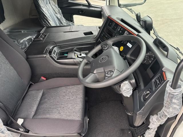 Mitsubishi GREAT 2025-07 2018236-16