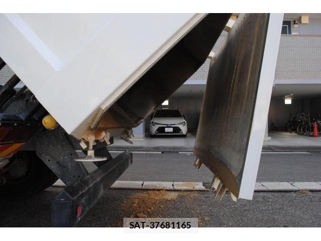 Mitsubishi GREAT 2023-06 2101140-18