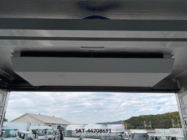 Mitsubishi GREAT 2023-06 2216994-12