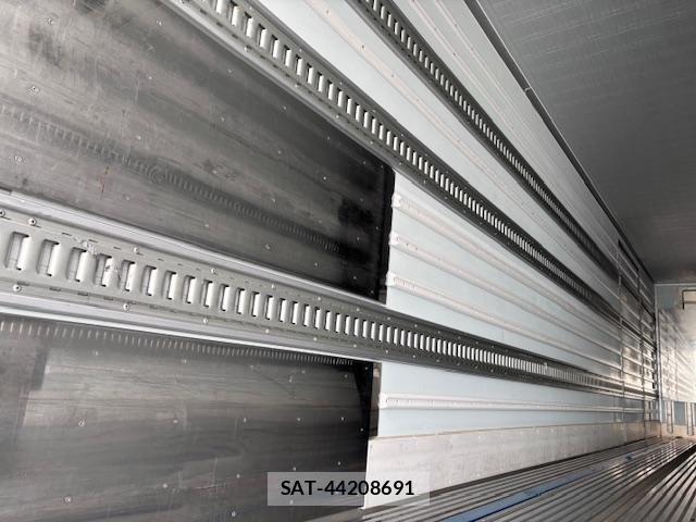 Mitsubishi GREAT 2023-06 2216994-8