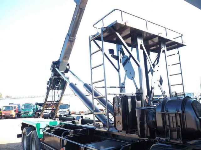 Mitsubishi GREAT 2015-03 2386028-19