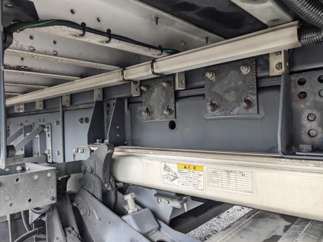 Mitsubishi GREAT 2016-09 2709705-25