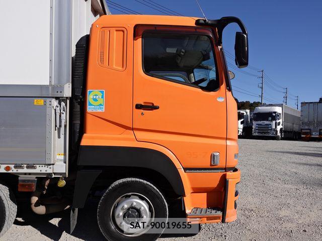Mitsubishi GREAT 2014-12 3834691-2