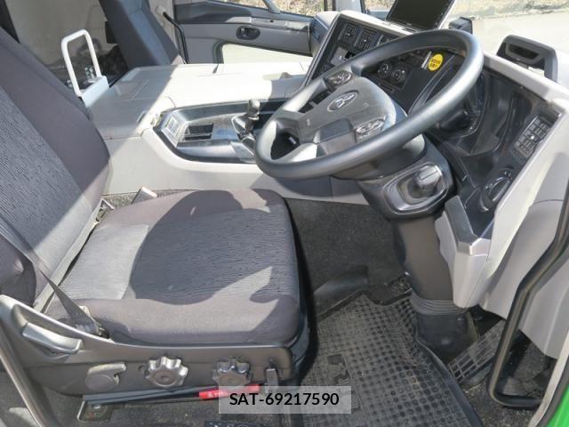 Mitsubishi GREAT 2019-11 3910438-23