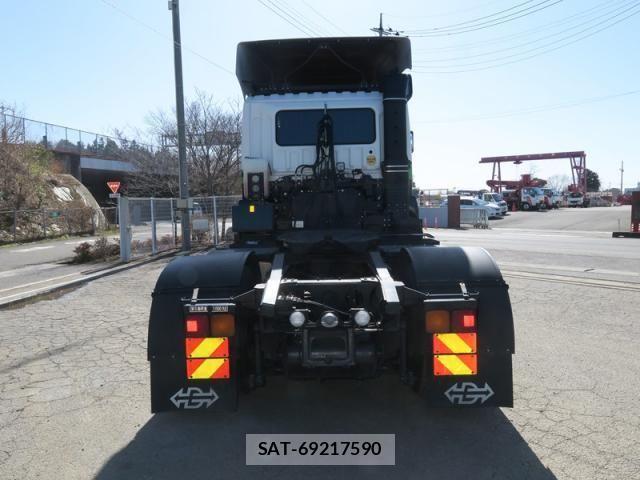 Mitsubishi GREAT 2019-11 3910438-4