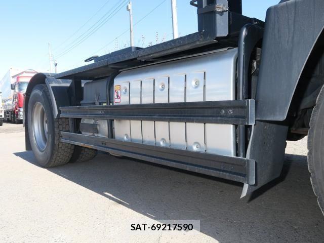 Mitsubishi GREAT 2019-11 3910438-8