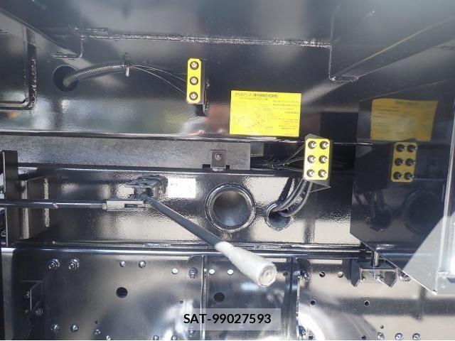 Mitsubishi GREAT 2025-07 3910429-12