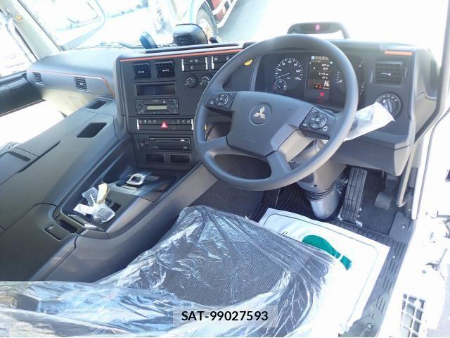 Mitsubishi GREAT 2025-07 3910429-17