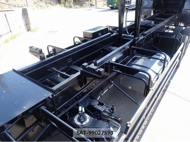 Mitsubishi GREAT 2025-07 3910429-24