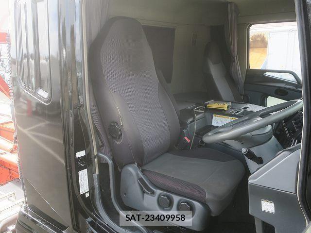 Mitsubishi GREAT 2013-12 4049962-17