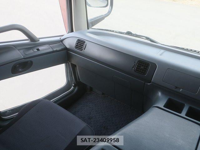 Mitsubishi GREAT 2013-12 4049962-18