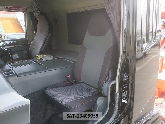 Mitsubishi GREAT 2013-12 4049962-23