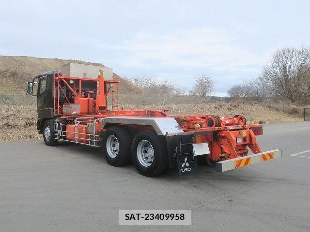 Mitsubishi GREAT 2013-12 4049962-3