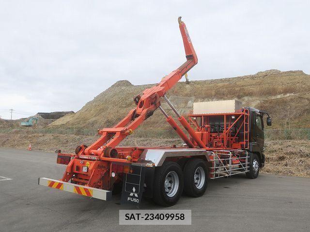 Mitsubishi GREAT 2013-12 4049962-4
