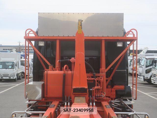 Mitsubishi GREAT 2013-12 4049962-8