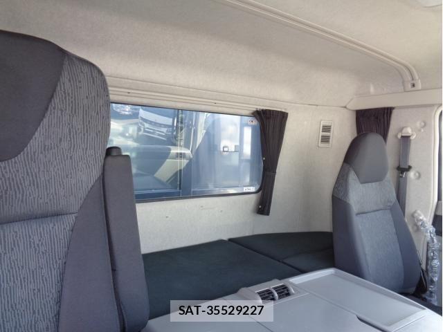 Mitsubishi GREAT 2023-06 4111728-18