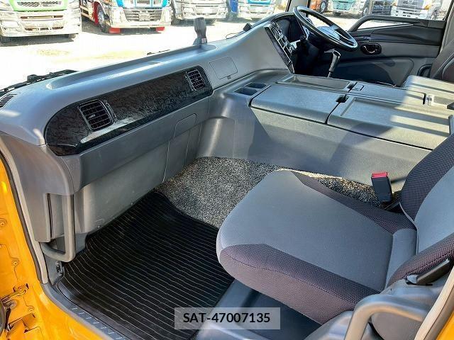 Mitsubishi GREAT 2013-06 4111736-19
