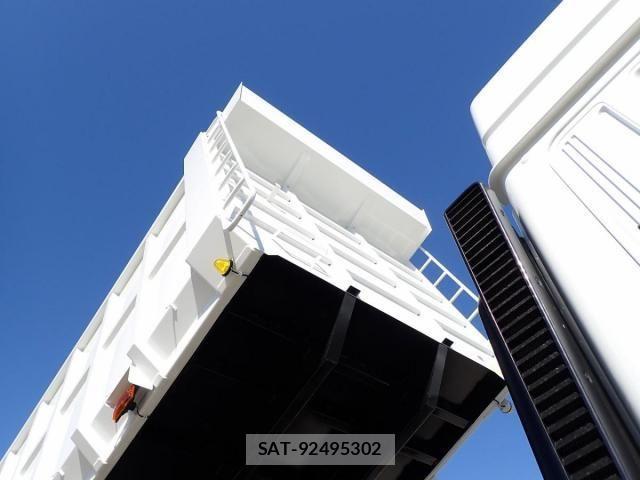Mitsubishi GREAT 2025-07 4140936-17