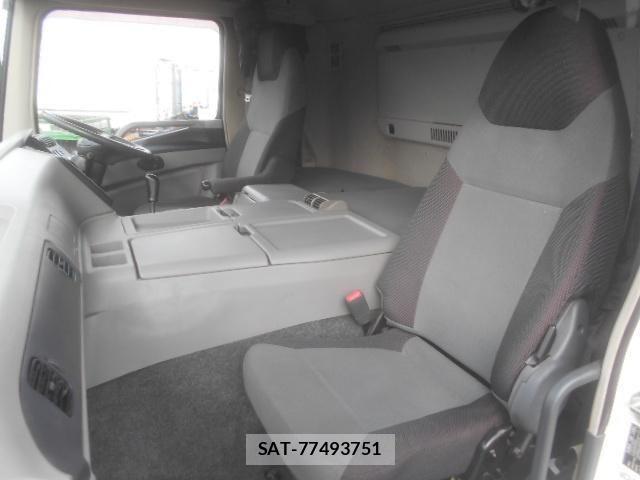 Mitsubishi GREAT 2017-03 4373138-17