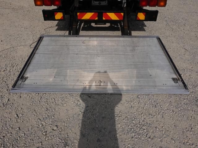 Mitsubishi GREAT 2018-05 4384589-14