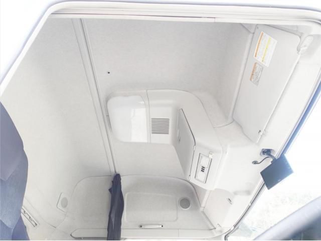 Mitsubishi GREAT 2018-02 4384585-25