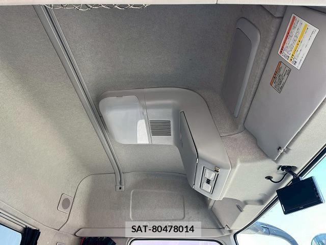 Mitsubishi GREAT 2016-02 4758417-18