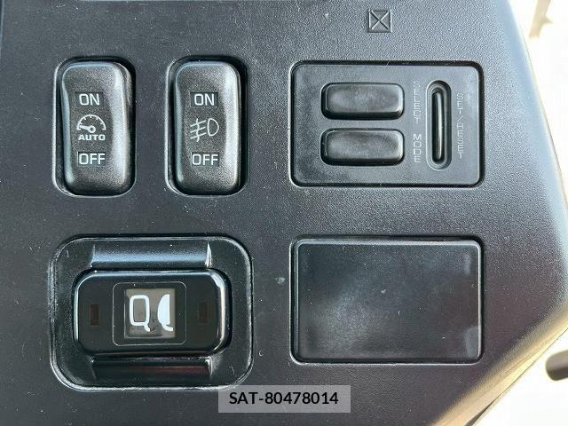 Mitsubishi GREAT 2016-02 4758417-27