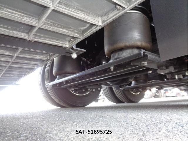 Mitsubishi GREAT 2025-10 5879938-9