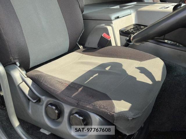 Mitsubishi GREAT 2016-11 5879981-15