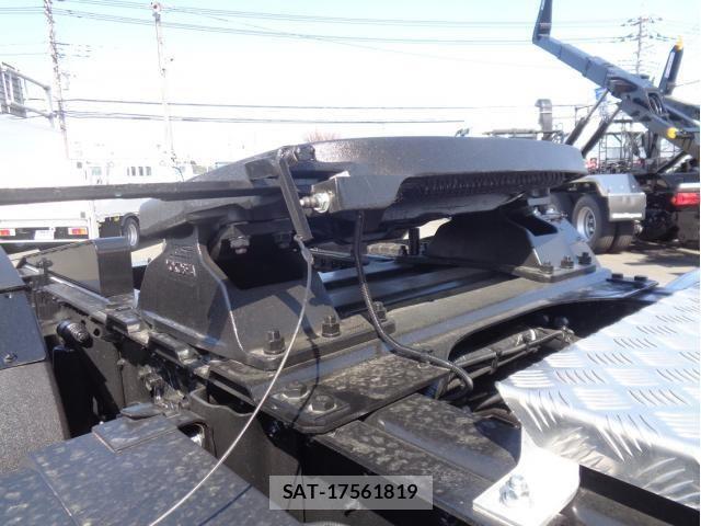 Mitsubishi GREAT 2025-12 5879944-9