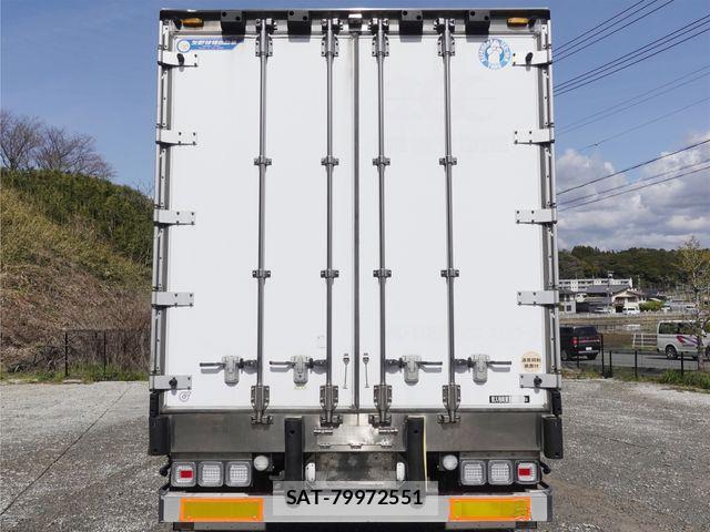 Mitsubishi GREAT 2010-12 5879995-8