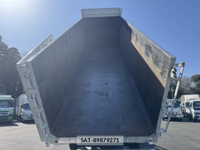 Mitsubishi GREAT 2024-06 5879946-9