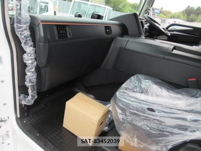 Mitsubishi GREAT 2026-01 6527727-16