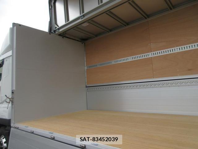 Mitsubishi GREAT 2026-01 6527727-28