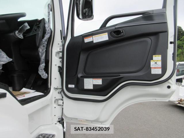 Mitsubishi GREAT 2026-01 6527727-7