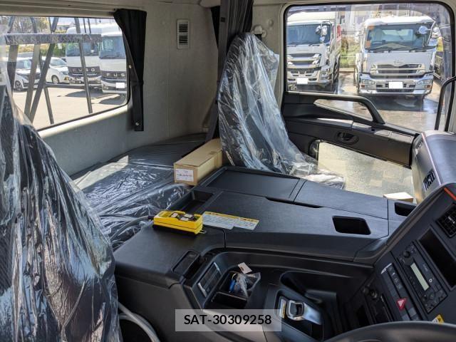 Mitsubishi GREAT 2025-12 6527716-27