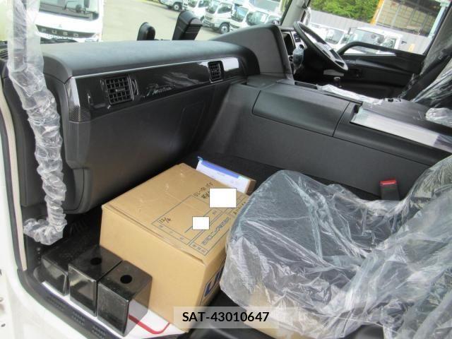 Mitsubishi GREAT 2026-01 6527725-15