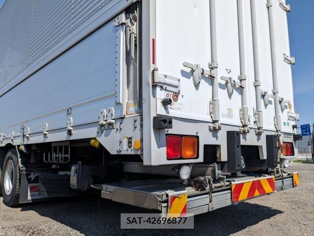 Mitsubishi GREAT 2017-03 6678301-6