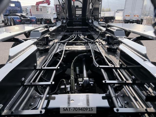Mitsubishi GREAT 2026-01 6678283-25