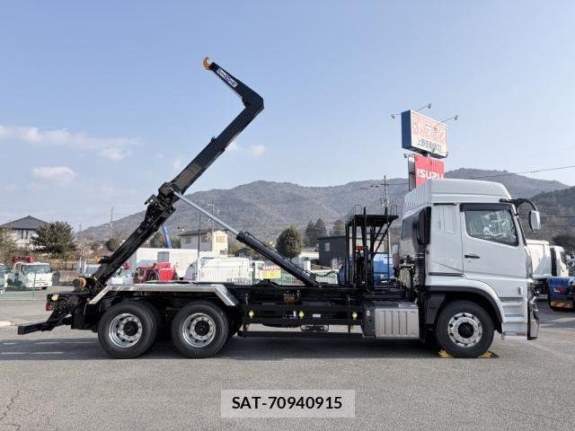 Mitsubishi GREAT 2026-01 6678283-4