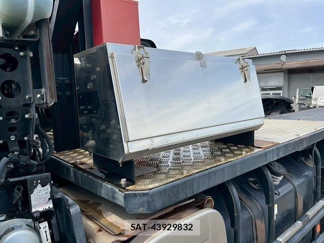 Mitsubishi GREAT 2017-08 6678304-13